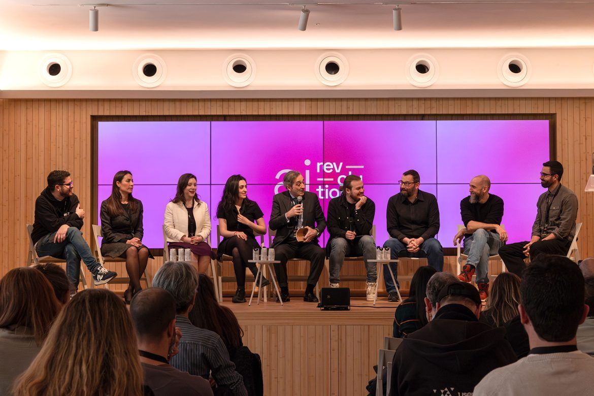 Fotografía durante la mesa redonda '¿Cómo afecta esta revolución al sector audiovisual?'