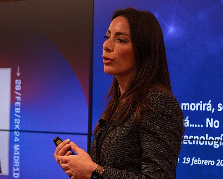 Patricia Lalanda durante su ponencia 'Asesoría y valoración de la normativa legal sobre el uso de la IA'