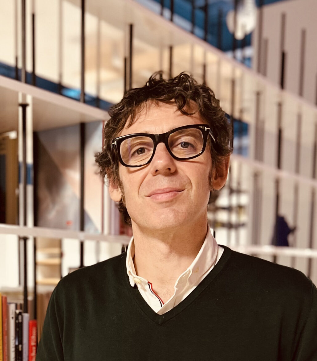 Iván L. Gimeno es socio productor, director y guionista en Serea Films. Hablará sobre IA e Web3 aplicadas á creación audiovisual