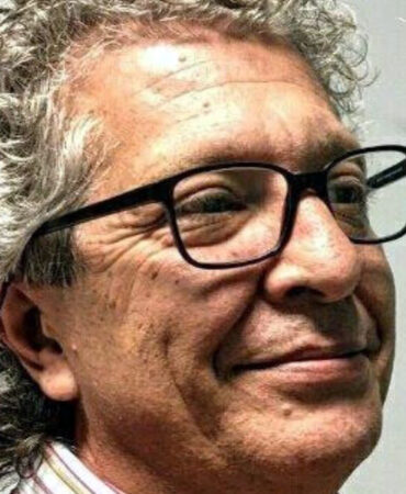 Martí Perramón es un experto en gestión cultural con más de 30 años de experiencia en el diseño de estrategias innovadoras para el desarrollo de públicos y la optimización de la gestión cultural. Como fundador de Nodos y Públicos, se especializa en el uso de herramientas avanzadas de marketing digital, inteligencia artificial y comunicación, promoviendo soluciones tecnológicas que potencian la eficiencia y el impacto social de los proyectos culturales.