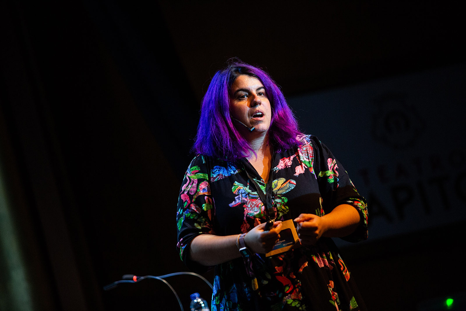 Nerea Luis Mingueza durante su ponencia en The AI Revolution Cáceres 2024. Fotografía de Javier Pulpo.